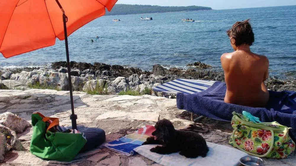 Koversada — resting by the sea